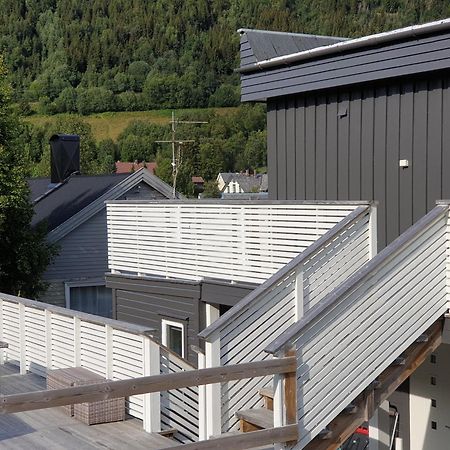 Lyngen Apartments Lyngseidet Eksteriør bilde