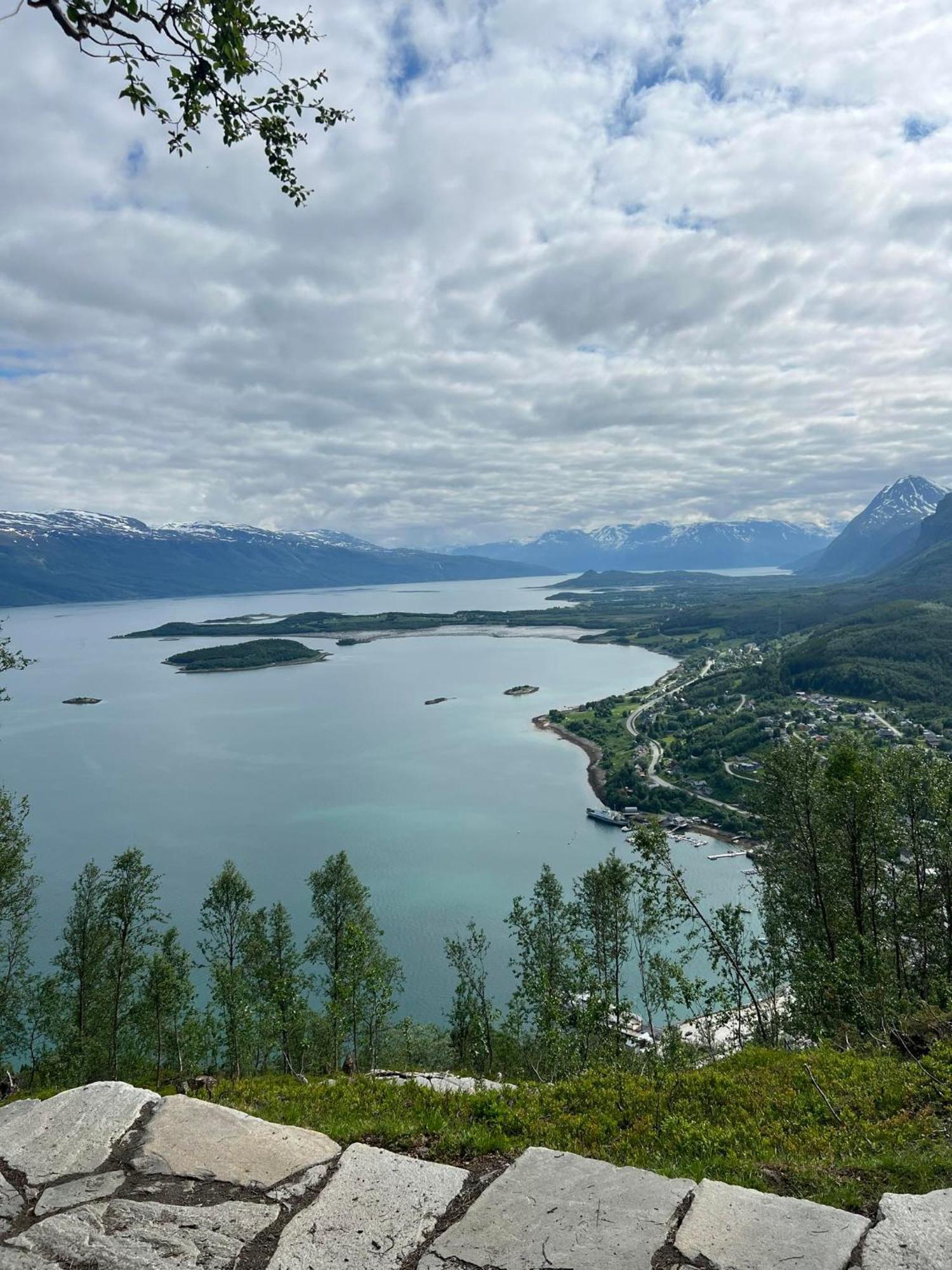 Lyngen Apartments Lyngseidet Eksteriør bilde